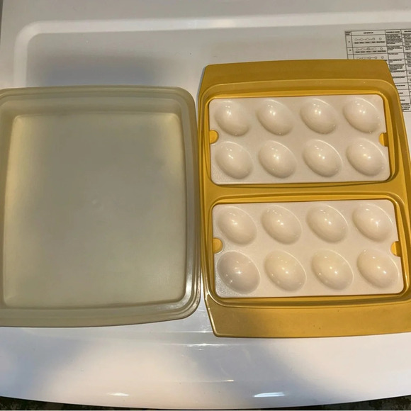 Tupperware Other - TUPPERWARE Deviled / Stuffed EGG SERVER CARRIER - Harvest Gold Bottom